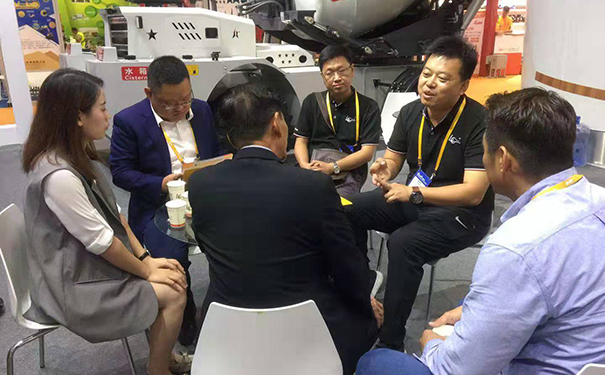 莱工.jpg 莱工.jpg